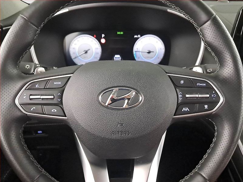 Hyundai Santa Fe (2022) 2.2 CRDi - fotka 16 z 28