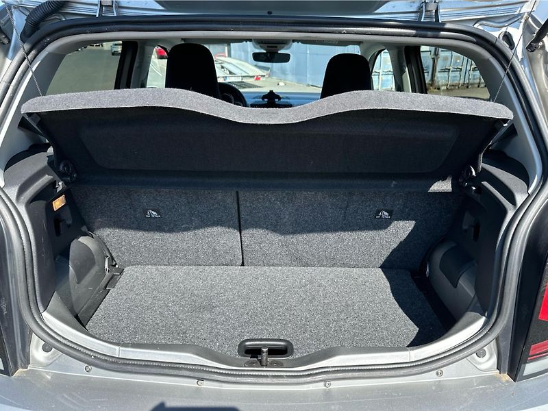 Volkswagen e-up! Move Up! 61 kW SoH: 93,3% - fotka 13 z 23