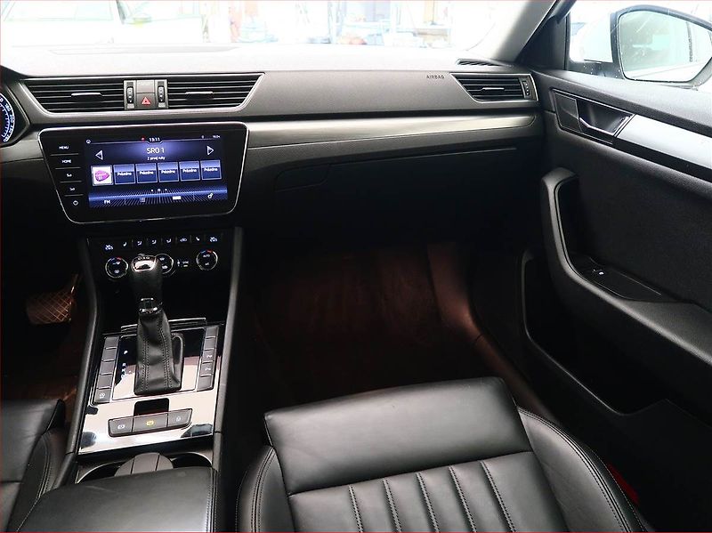 Škoda Superb (2019) 2.0 TDI, Automat, Kůže, Navi - fotka 8 z 19