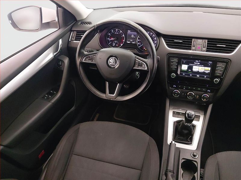 Škoda Octavia (2015) Style 1.4 TSI, Tempomat - fotka 7 z 17