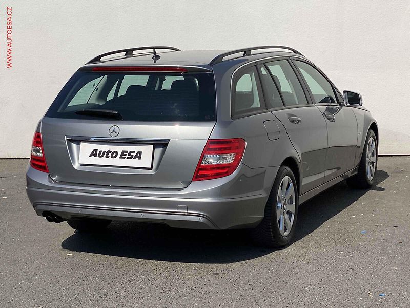 Mercedes-Benz Třídy C (2011) 2.2 CDi C200, Navi, TZ - fotka 4 z 18