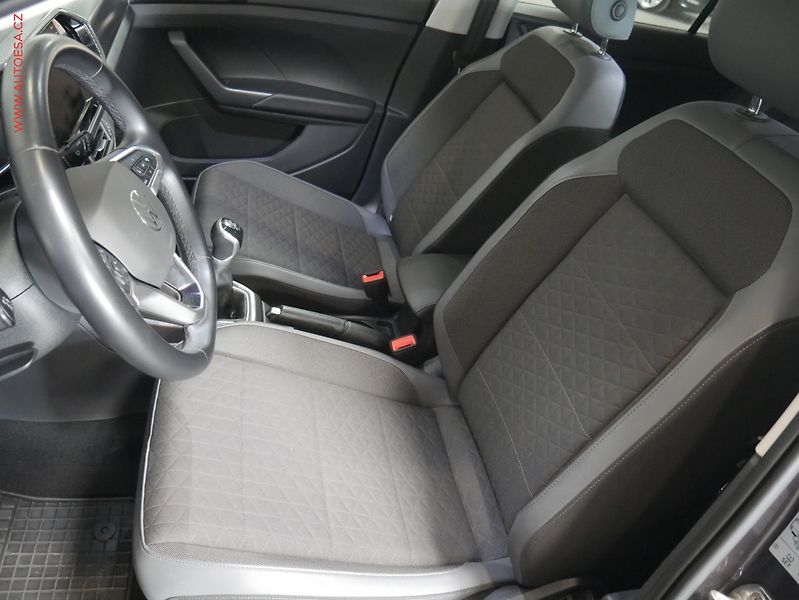 Volkswagen T-Cross (2023) 1.0 TSi, 2.maj,ČR, Style, LED - fotka 9 z 20