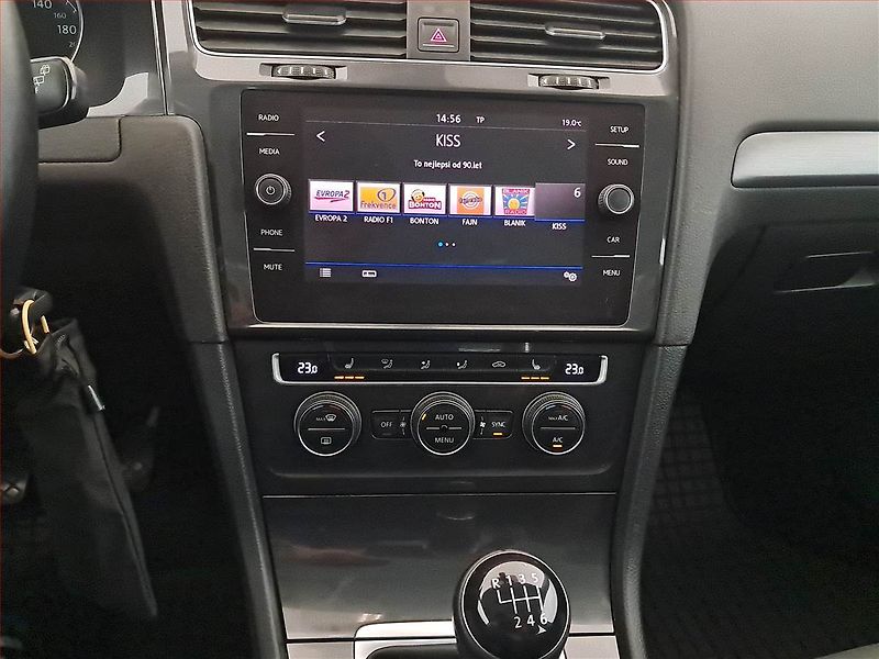 Volkswagen Golf (2017) 1.0 TSI, Tempomat - fotka 12 z 15