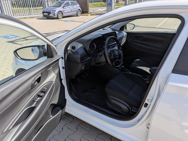 Hyundai i20 i 62kW REZERVACE - fotka 10 z 25