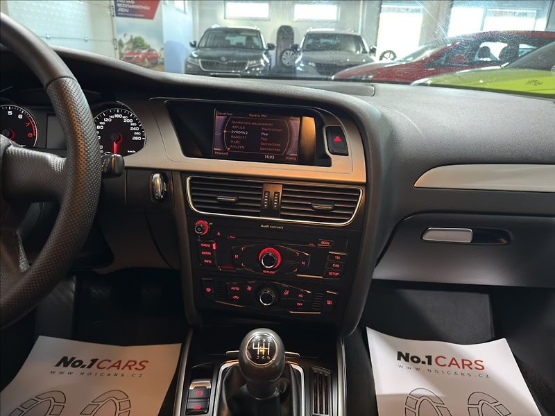 Audi A4 1,8   TFSI B8 BI-XENON ALU R18 - fotka 21 z 33