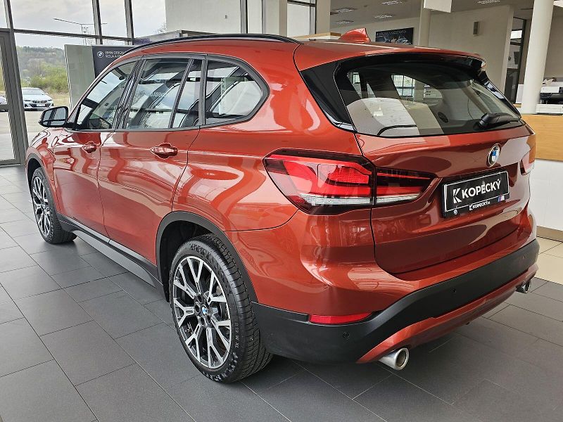 BMW X1 xDrive18d - fotka 5 z 28