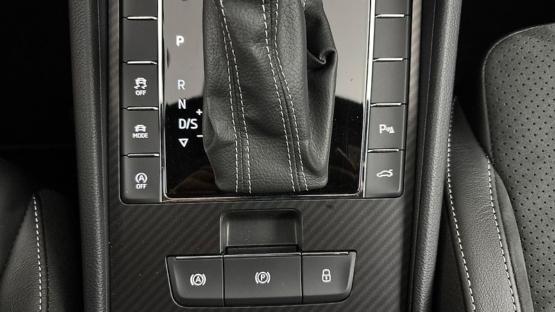 Škoda Superb 2.0 TDI DSG 4x4 Sportline Comb - fotka 23 z 28