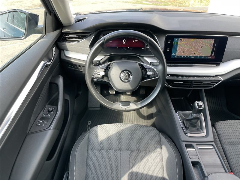 Škoda Octavia 2,0 TDI Combi Style Plus TAŽNÉ - fotka 7 z 23