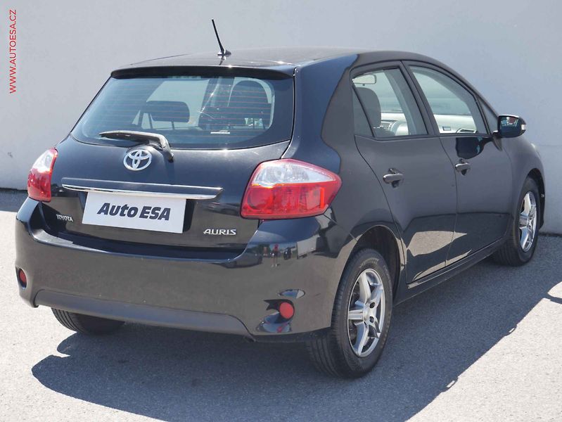 Toyota Auris (2010) 1.4D-4D, 2.maj,ČR, Klima - fotka 4 z 13