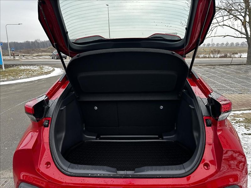 Toyota C-HR 1,8HEV Comfort - fotka 8 z 13