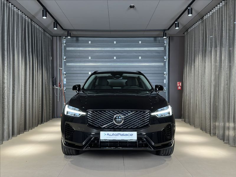 Volvo XC60 (2026) 2,0 B5  Plus Dark - fotka 6 z 31