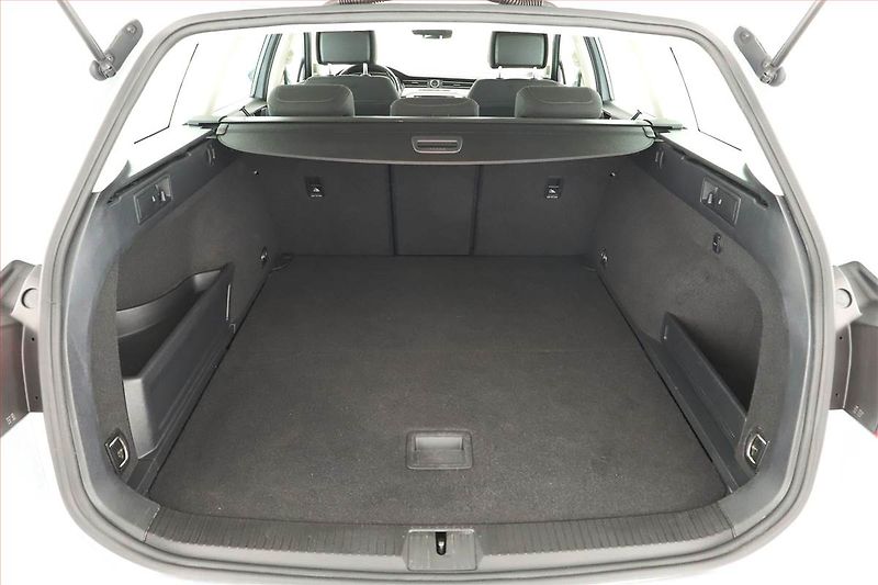 Volkswagen Passat (2015) 2.0 BiTDI, 4X4, Automat, Kůže - fotka 11 z 21