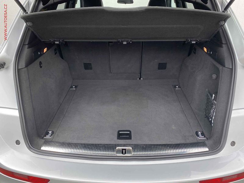 Audi Q5 (2011) 2.0 TFSi quattro, S-line - fotka 7 z 18