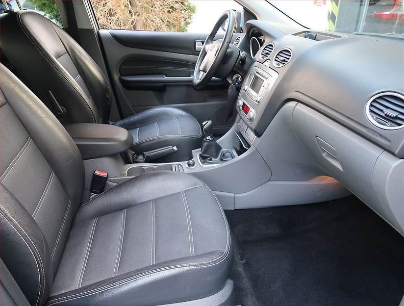 Ford Focus (2008) 1.8 16V, po STK, udržované - fotka 9 z 17