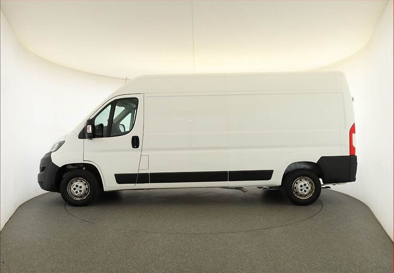 Peugeot Boxer (2021) 2.2 BlueHDi, L3H2, 13m3, 1.0t - fotka 3 z 16