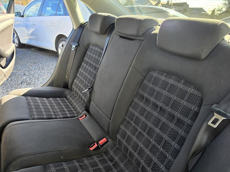 Audi A4 2.0 TDI Sedan Led Xenon  - fotka 10 z 22
