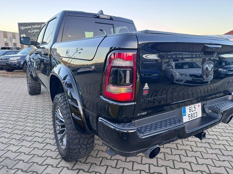 RAM 1500 (2024) LIM 4X4 291KW 5,7 HEMI 6 DPH - fotka 13 z 50