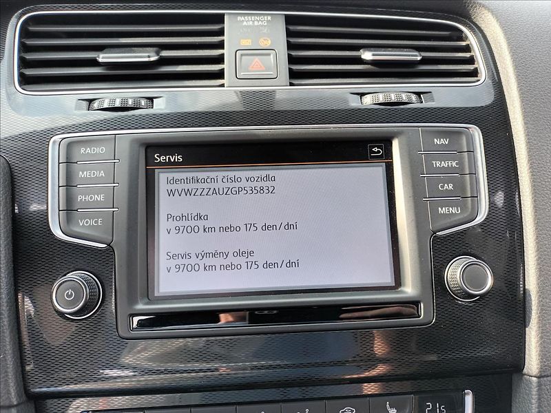 Volkswagen Golf 2,0 TDI,GTD,135KW,NAVI,XENON - fotka 30 z 50
