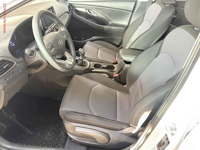 Hyundai i30 (2022) 1.0T-GDI, 1.maj,ČR, servis - fotka 9 z 15