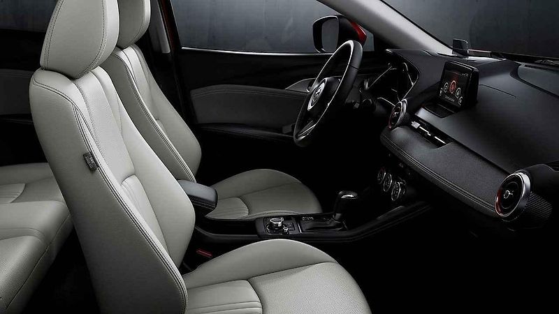 Fiat 500 nabízí i tuto variantu interiéru s příplatkem 37 000 Kč