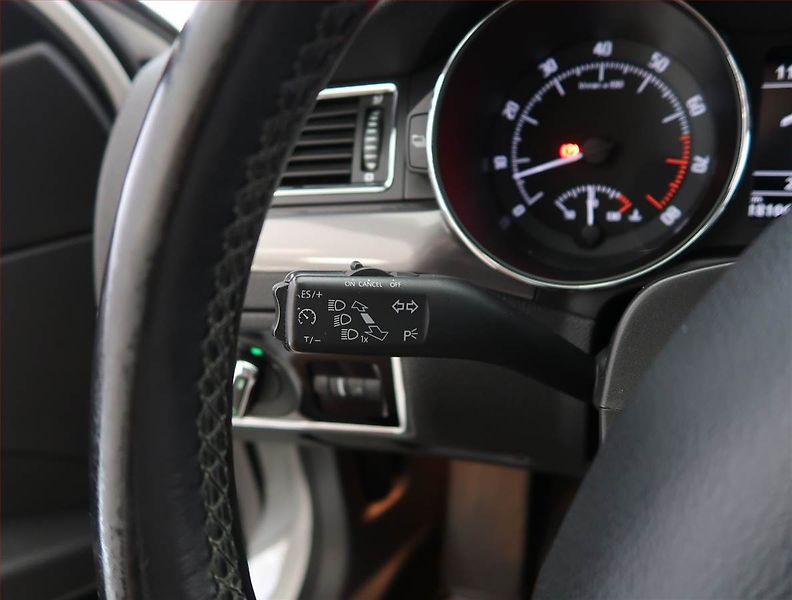 Škoda Superb (2015) Ambition 1.4 TSI, Xenony - fotka 16 z 18