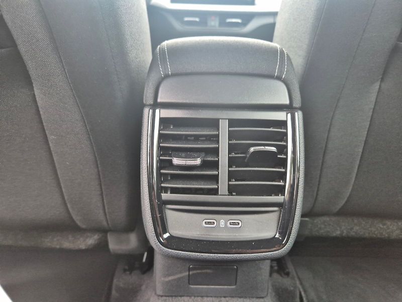 Škoda Kamiq (2025) SELEC TSI 85/1.0 M6F - fotka 28 z 30