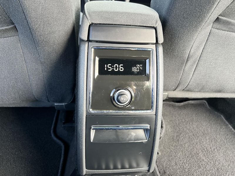 Škoda Superb 2.0TDI 103KW,DIGIKLIMA,TZ,ALU - fotka 35 z 48