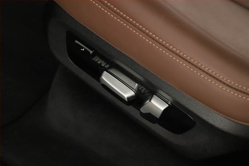 BMW X7 (2019) xDrive30d - fotka 22 z 29