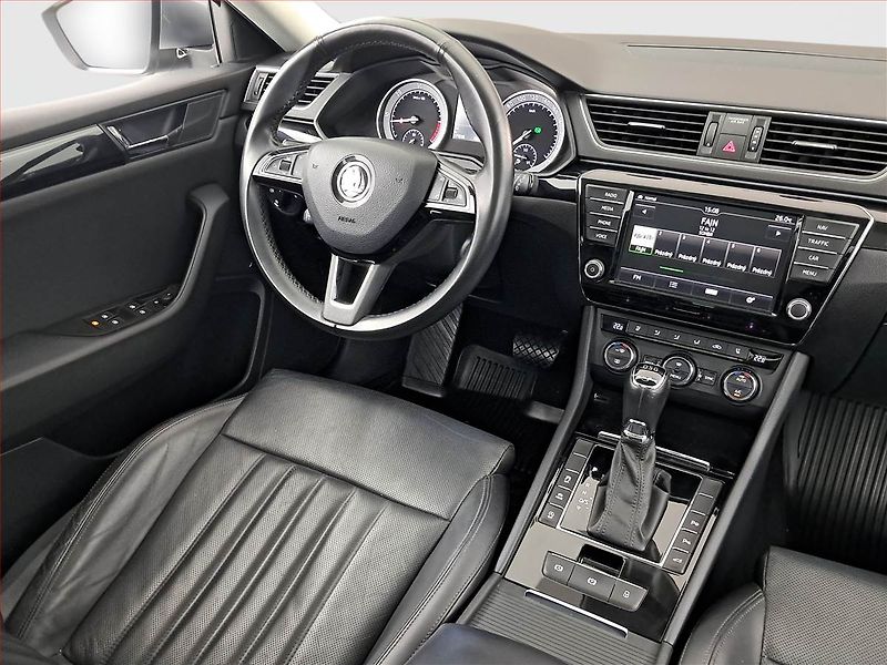 Škoda Superb (2017) Laurin&Klement 2.0 TDI - fotka 7 z 28