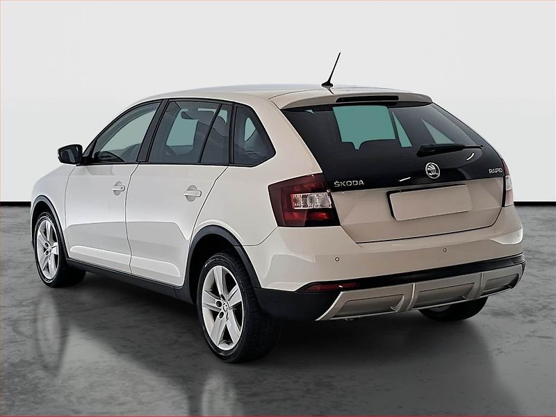 Škoda Rapid (2016) Spaceback 1.4 TDI, Xenony - fotka 4 z 16
