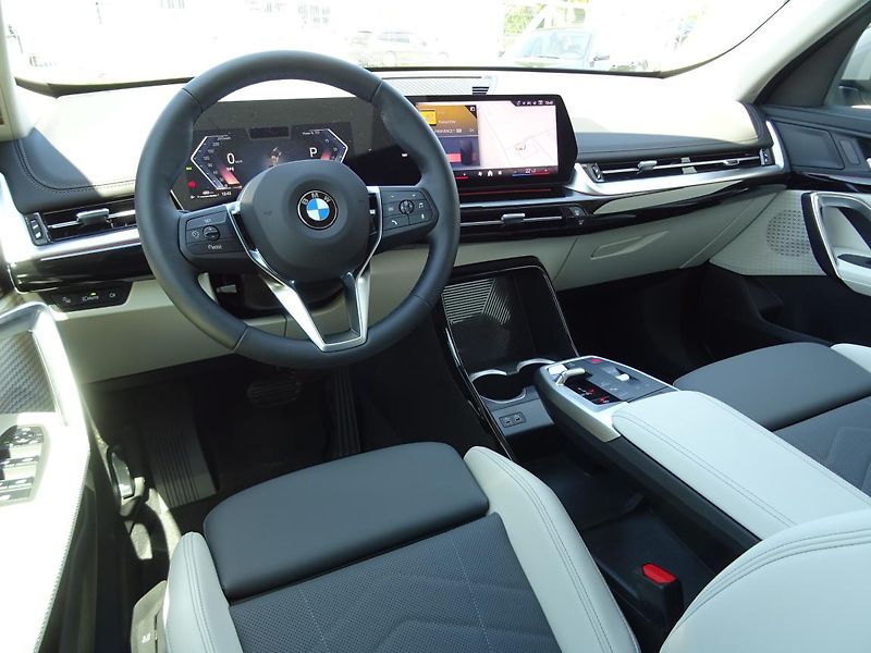 BMW X1 sDrive18i - fotka 4 z 7