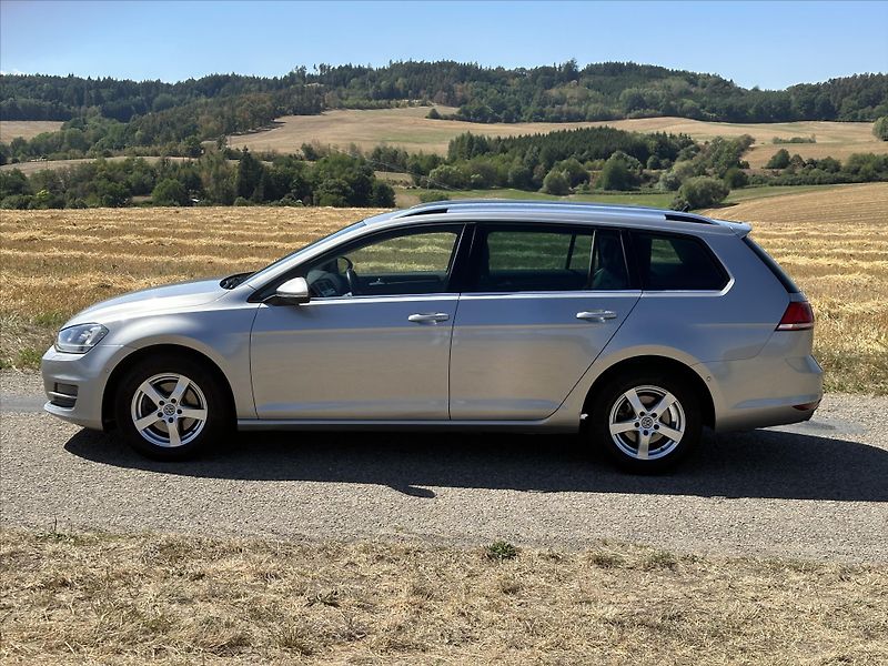 Volkswagen Golf 1,4 TSI 90kW DSG Highline Xeno - fotka 4 z 35