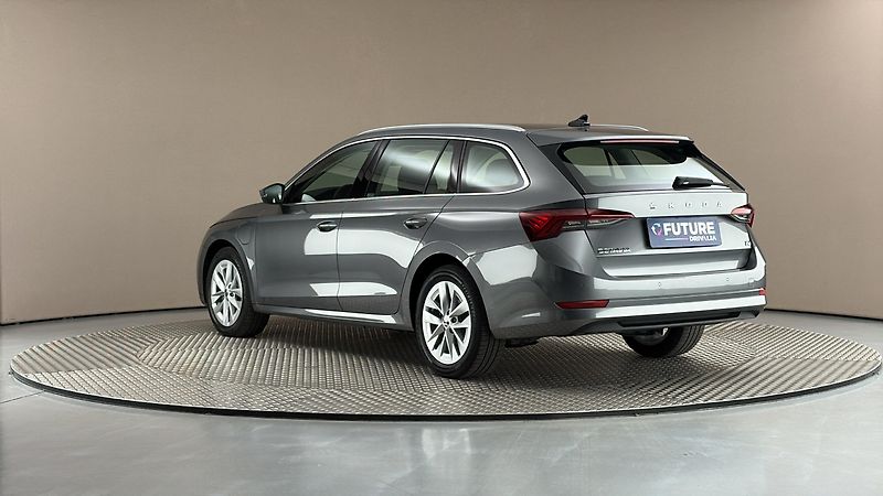 Škoda Octavia 1.4 TSI iV DSG Style Combi - fotka 2 z 27