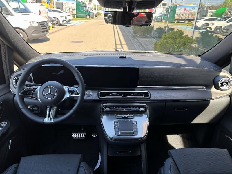 Mercedes-Benz Třídy V (2026) 2,0 300 d / Exclusive / L / 4M - fotka 4 z 10