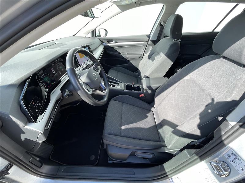 Volkswagen Golf 1,5 eTSI DSG Life  Variant - fotka 4 z 23