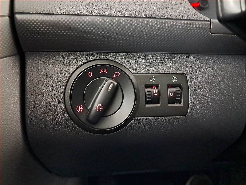 Volkswagen Caddy (2009) Maxi 1.9 TDI, 5Míst, ČR - fotka 15 z 17