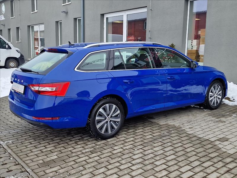 Škoda Superb 1.5 TSI 110kW DSG Style,1.Maj - fotka 11 z 50