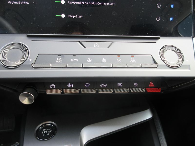 Peugeot 308 (2025) SW STYLE Hybrid 145 e-DCS6 - fotka 24 z 31