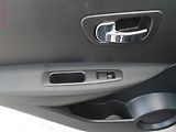 Nissan Qashqai (2009) 2.0dCi 4x4, AC, temp - náhled 12