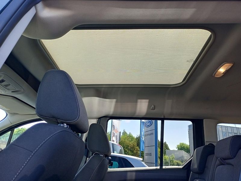 Ford Tourneo Connect (2020) Grand 7 míst - fotka 23 z 25