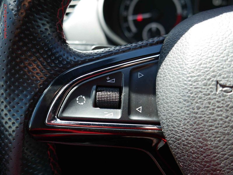 Škoda Octavia (2014) 2.0TDi, DSG, navi, bixen - fotka 14 z 21