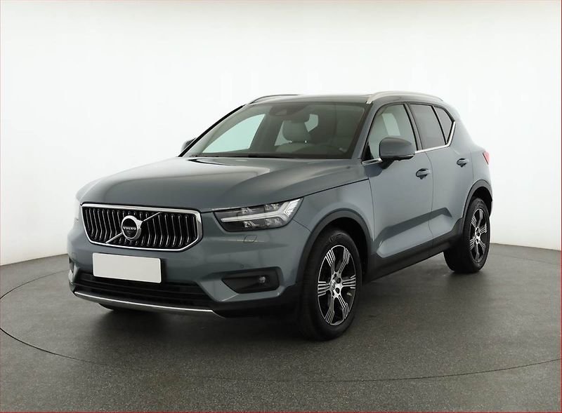 Volvo XC40 (2019) Inscription D3, Automat, Kůže - fotka 2 z 21