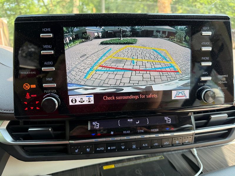 Toyota Sienna (2021) Platinum AWD - fotka 12 z 15