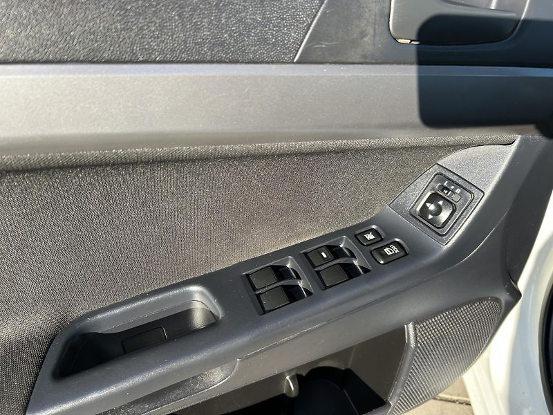 Mitsubishi Lancer 1.6 i MIVEC Sportback - fotka 13 z 39
