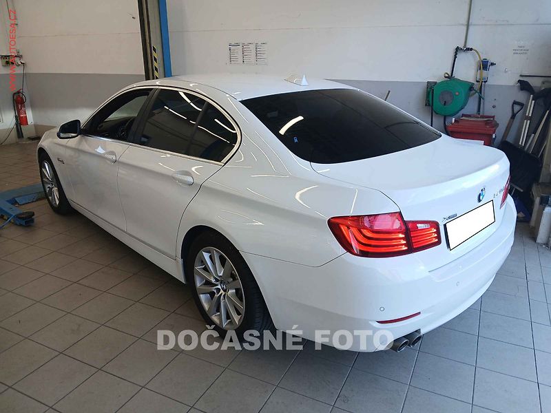BMW Řada 5 (2013) 2.0d xD, ČR, AT, navi, LED - fotka 2 z 3