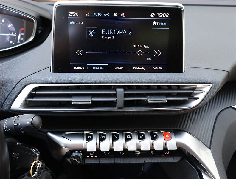 Peugeot 3008 (2017) 1.2 PureTech, Tempomat - fotka 12 z 21
