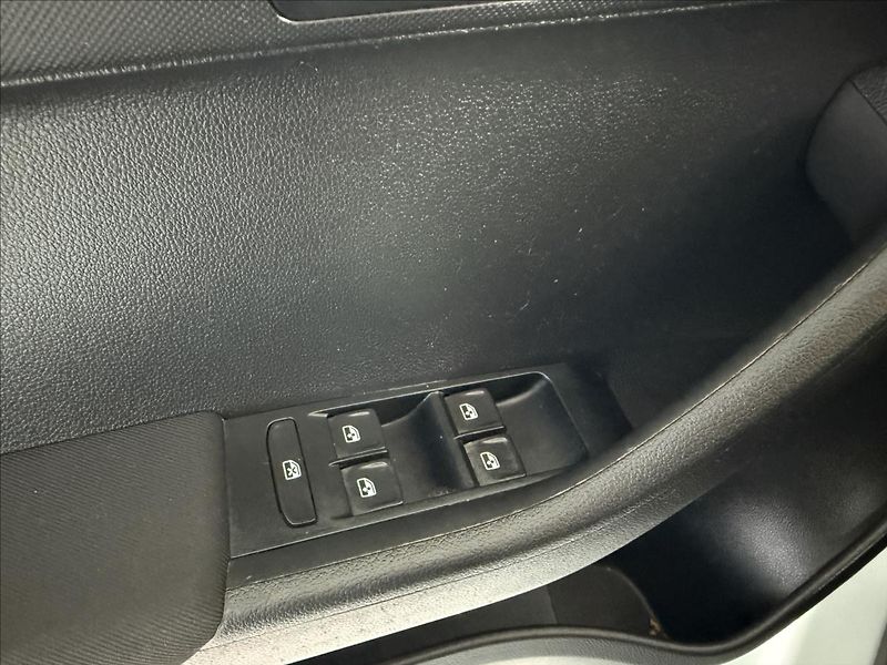 Škoda Fabia 1,0   MPI 55kW,SERVISNÍ KNÍŽKA - fotka 10 z 23