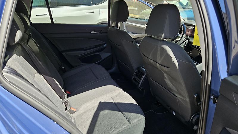 Volkswagen Golf Variant (2025) 1.5 eTSI 85kW Life DSG7 - fotka 12 z 34