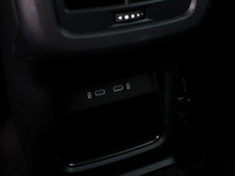 Seat Ateca 2,0 TDI Style LED Virtual DPH - fotka 14 z 30