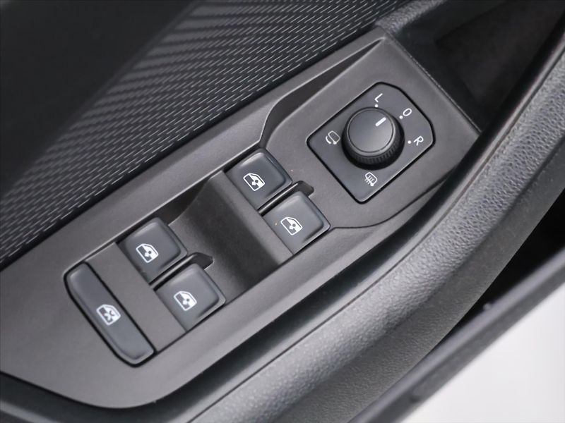 Škoda Octavia 2,0 TDI 4x4 DSG Scout DPH - fotka 14 z 31